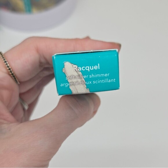 Thrive Causemetics Brilliant Eye Brightener Stick - Racquel Soft Silver Shimmer - Picture 12 of 13